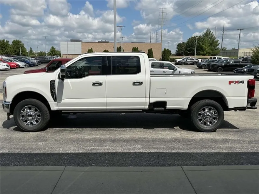 2026 Ford F-350 Lariat photo 1