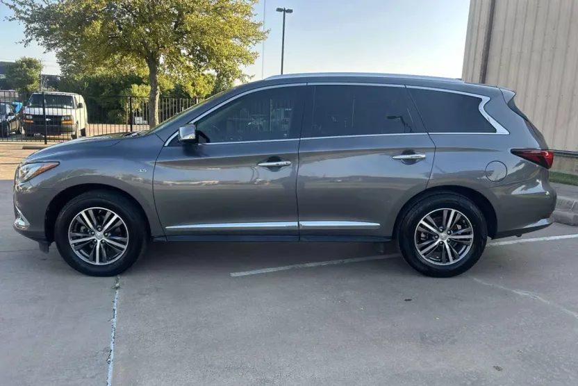 2017 Infiniti QX60 3.5 photo 1