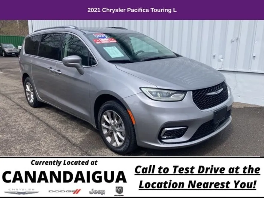 2021 Chrysler Pacifica Touring L photo 1