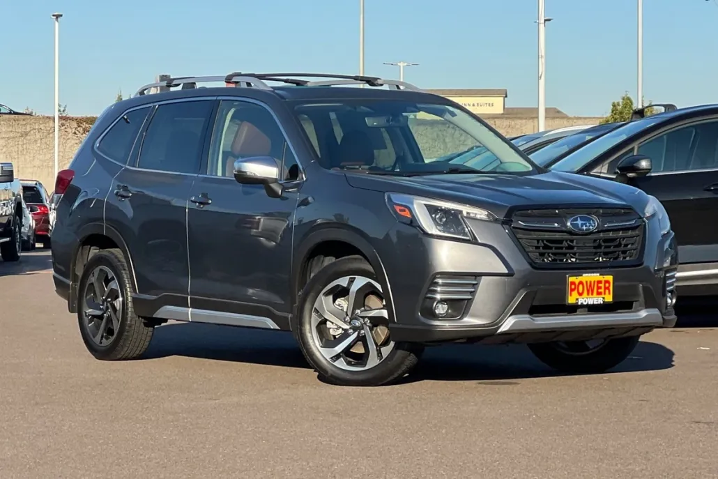 2022 Subaru Forester Touring photo 1