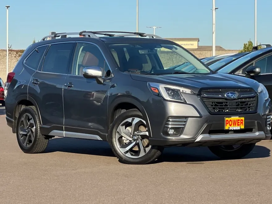 2022 Subaru Forester Touring photo 1