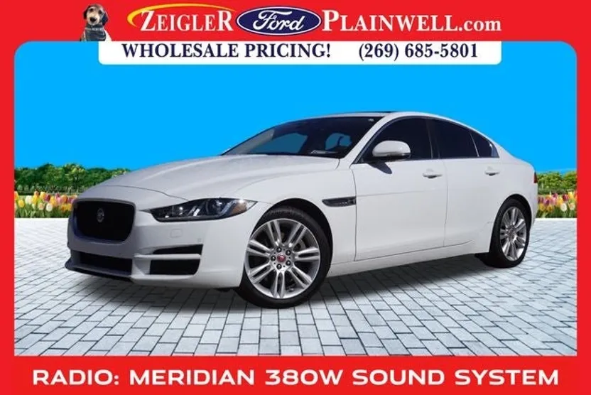 2019 Jaguar XE Premium photo 1