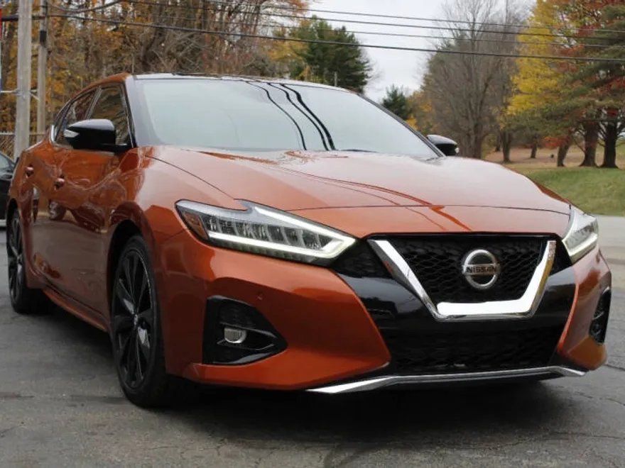2019 Nissan Maxima SR photo 1