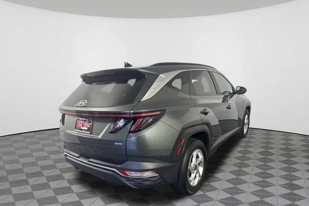 2022 Hyundai Tucson SEL photo 1