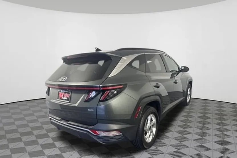 2022 Hyundai Tucson SEL photo 1