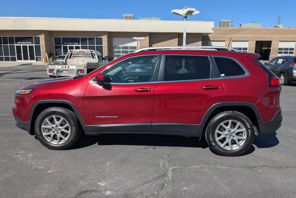 2017 Jeep Cherokee Latitude photo 1