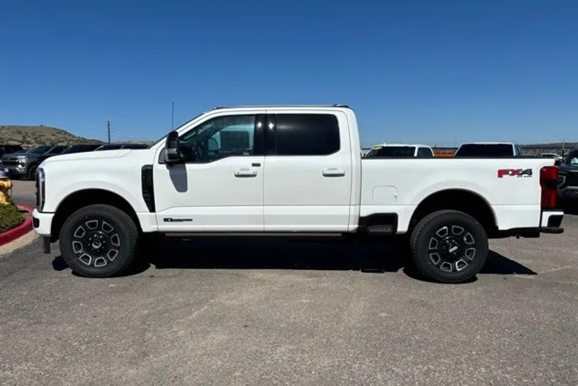 2025 Ford F-250 Platinum photo 1
