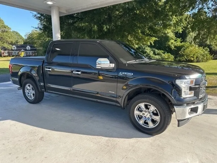 2017 Ford F-150 Lariat photo 1