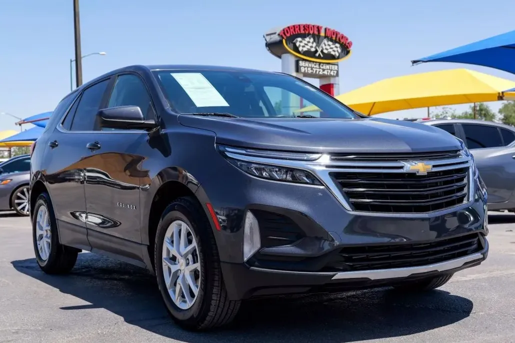 2022 Chevrolet Equinox LT photo 1