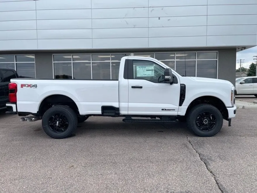 2025 Ford F-350 photo 1