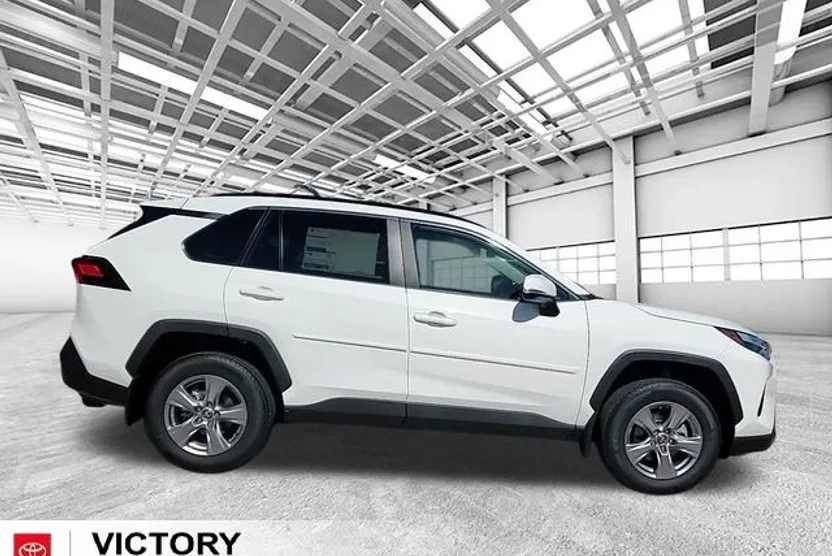 2025 Toyota RAV4 XLE photo 1