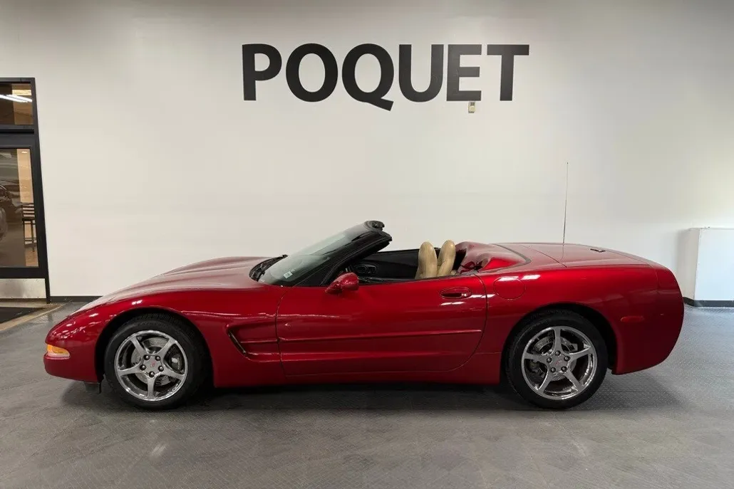 2004 Chevrolet Corvette Base Convertible photo 1
