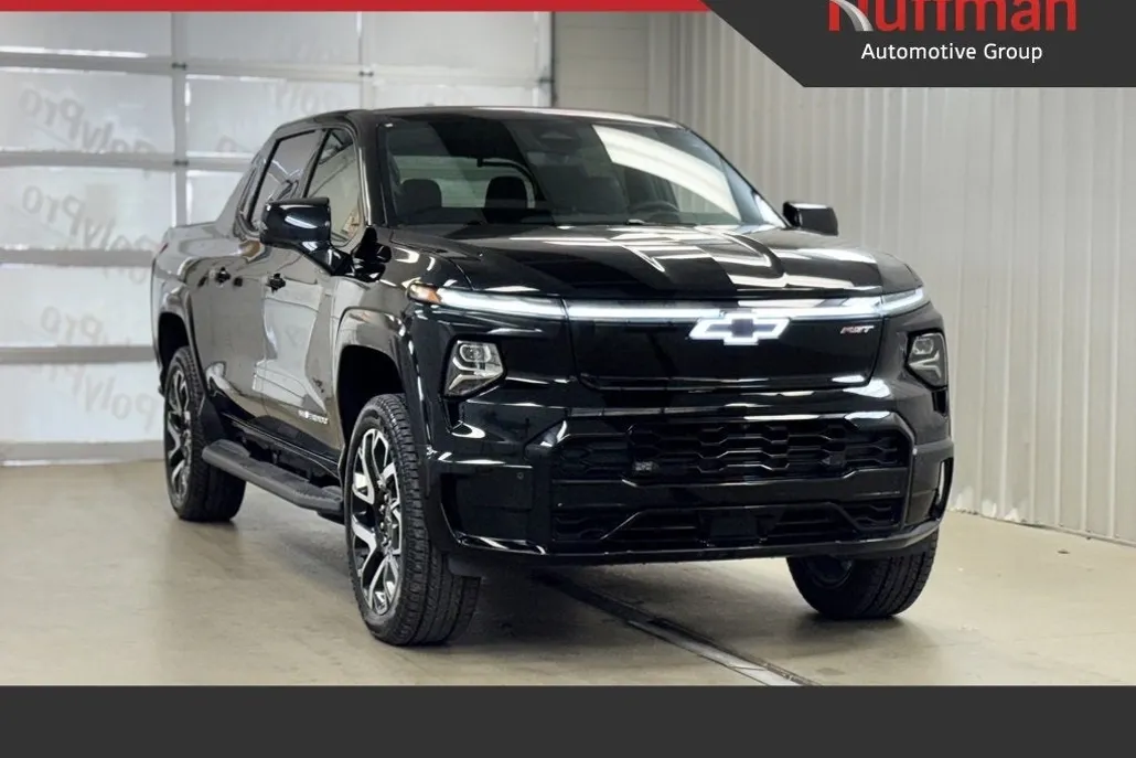 2024 Chevrolet Silverado EV RST photo 1