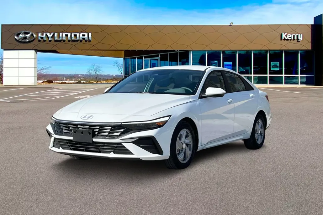 2025 Hyundai Elantra SE photo 1