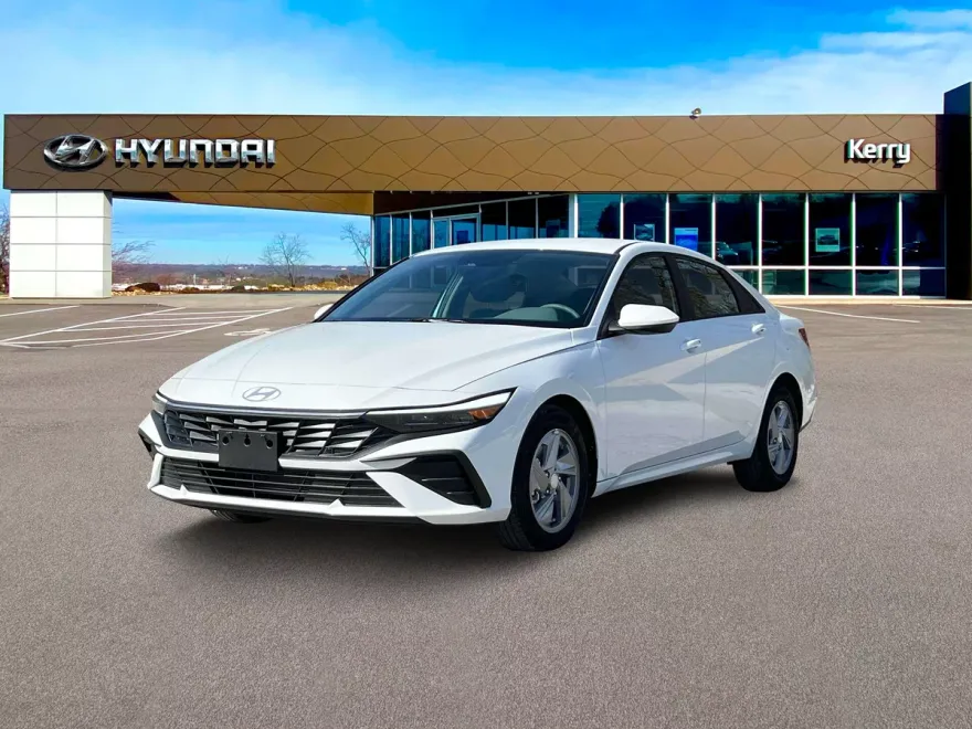 2025 Hyundai Elantra SE photo 1