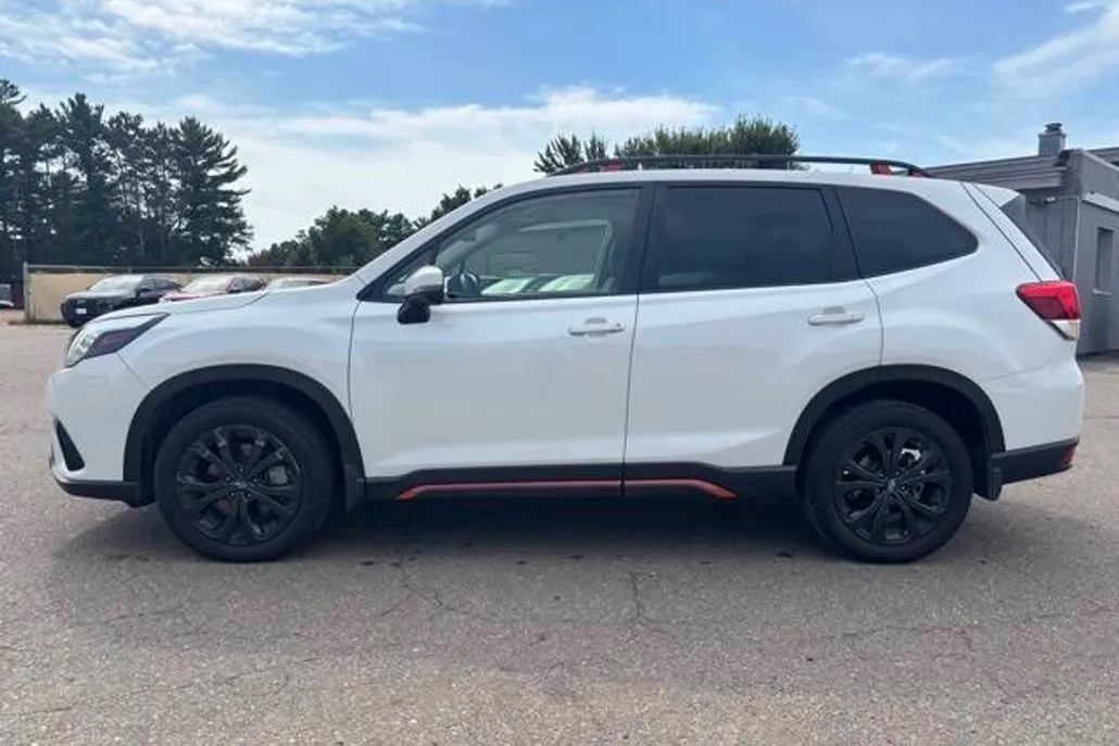 2023 Subaru Forester Sport photo 1