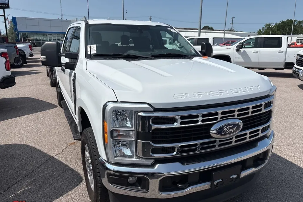 2023 Ford F-250 photo 1