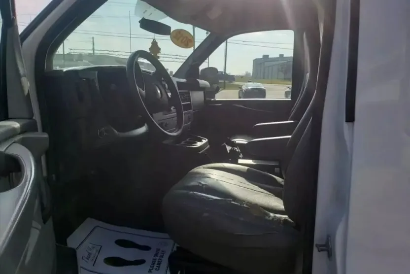 2012 Chevrolet Express 1500 Cargo Van photo 1