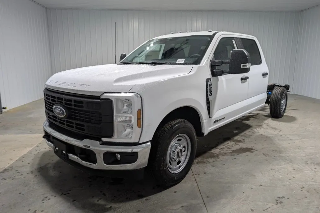 2025 Ford F-250 XL photo 1