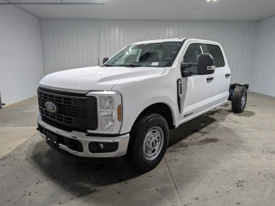 2025 Ford F-250 XL photo 1