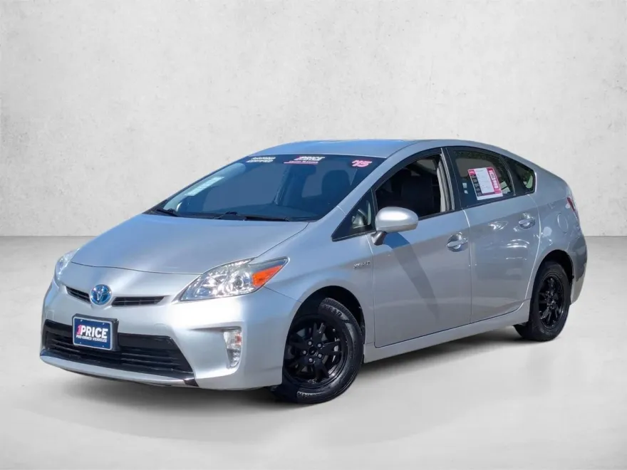 2015 Toyota Prius Two SE photo 1