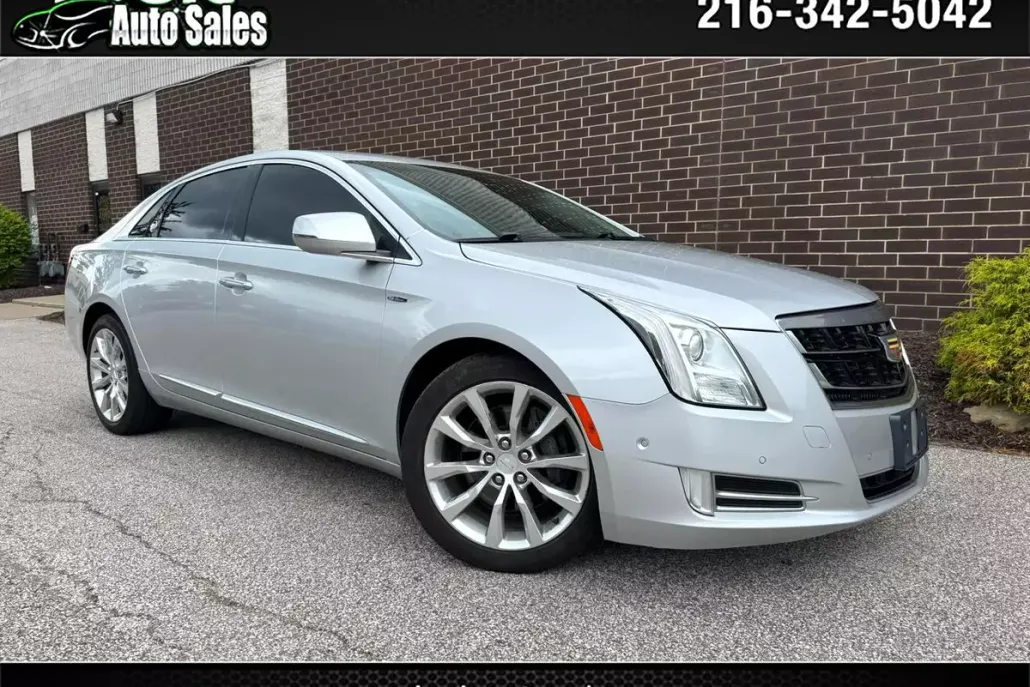 2017 Cadillac XTS Luxury photo 1