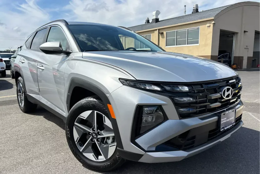 2025 Hyundai Tucson SEL photo 1
