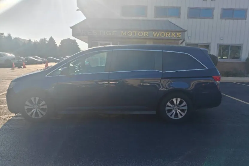 2015 Honda Odyssey EX photo 1