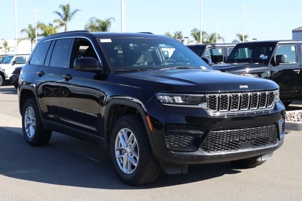 2025 Jeep Grand Cherokee Laredo X photo 1
