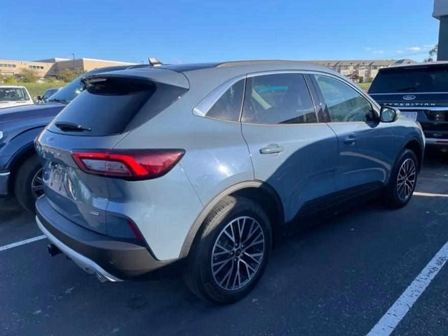 2024 Ford Escape photo 1