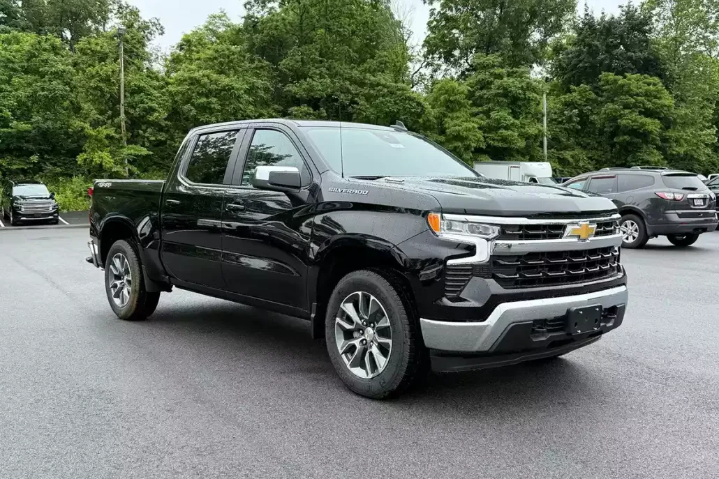 2025 Chevrolet Silverado 1500 LT photo 1
