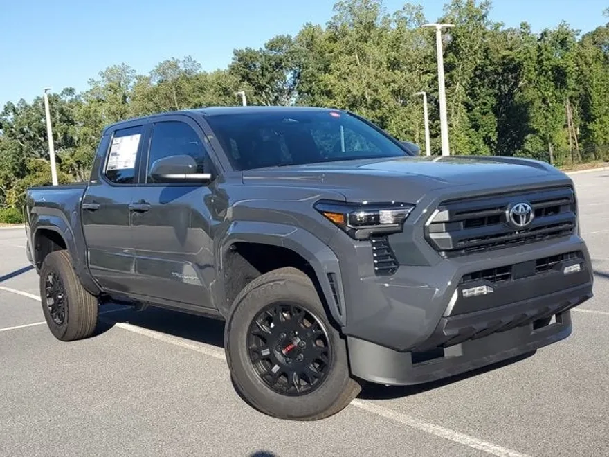 2025 Toyota Tacoma SR5 photo 1