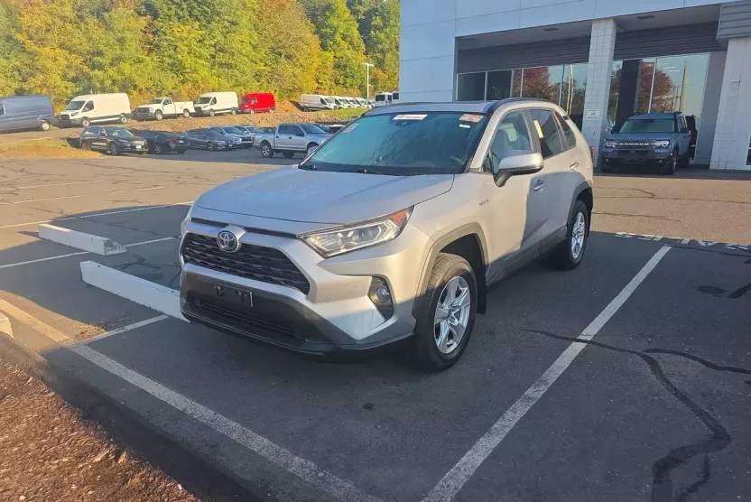 2021 Toyota RAV4 Hybrid XLE photo 1