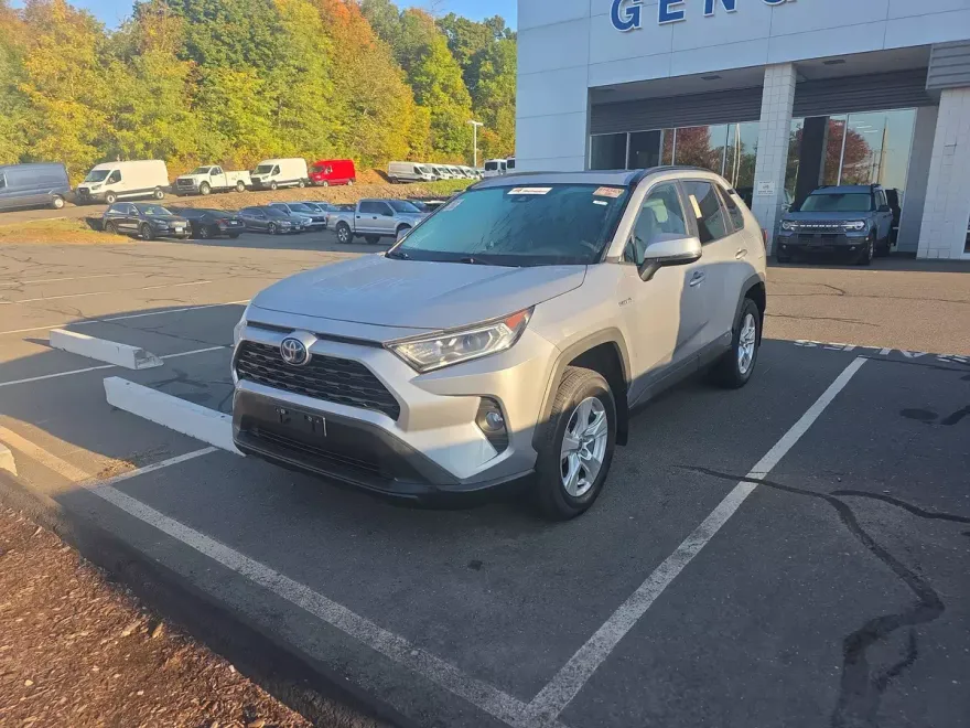2021 Toyota RAV4 Hybrid XLE photo 1