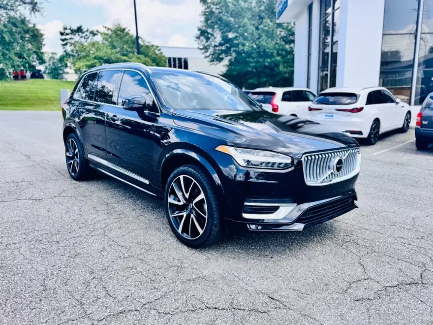 2023 Volvo XC90 AWD Plus photo 1