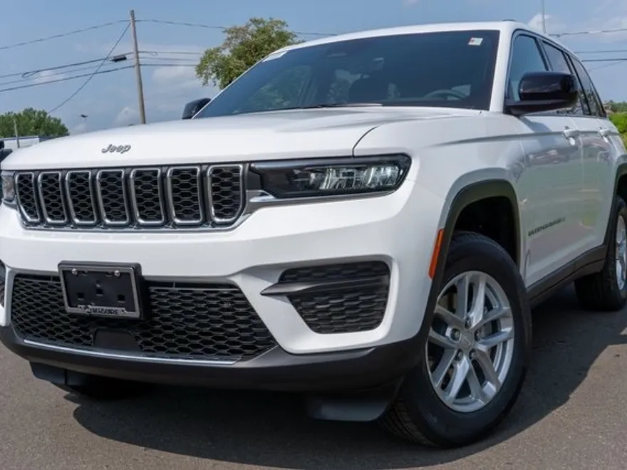 2025 Jeep Grand Cherokee Laredo X photo 1