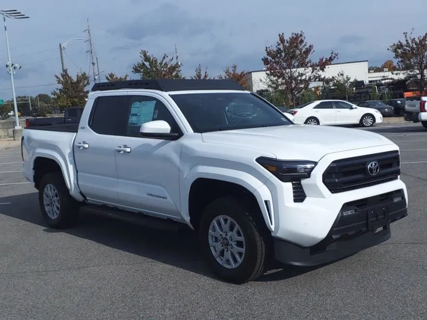 2024 Toyota Tacoma SR5 photo 1