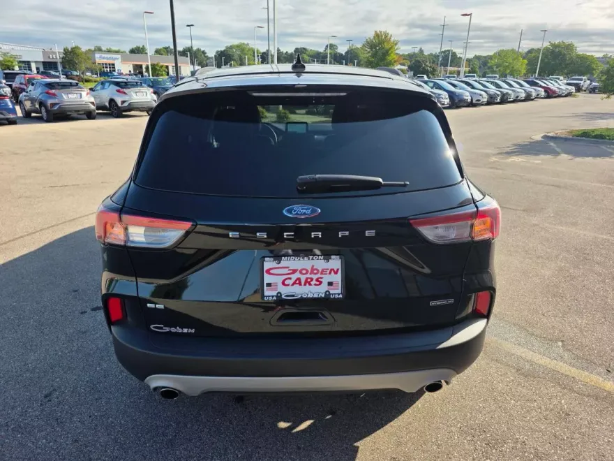 2020 Ford Escape SE Sport photo 1