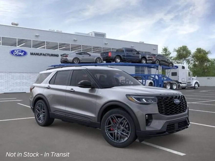 2025 Ford Explorer ST-Line photo 1
