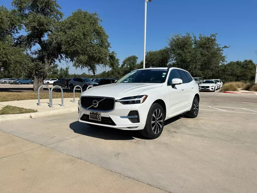 2023 Volvo XC60 B5 Core photo 1