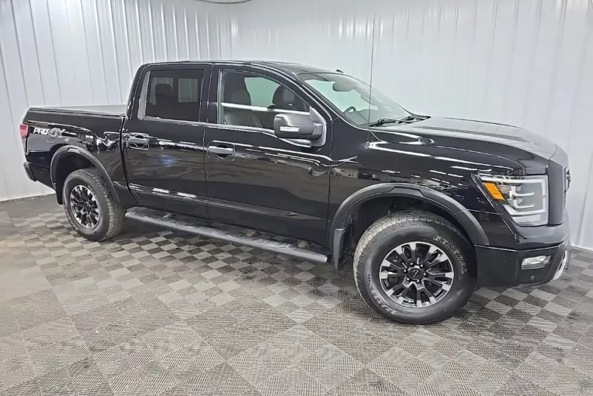 2020 Nissan Titan PRO-4X photo 1