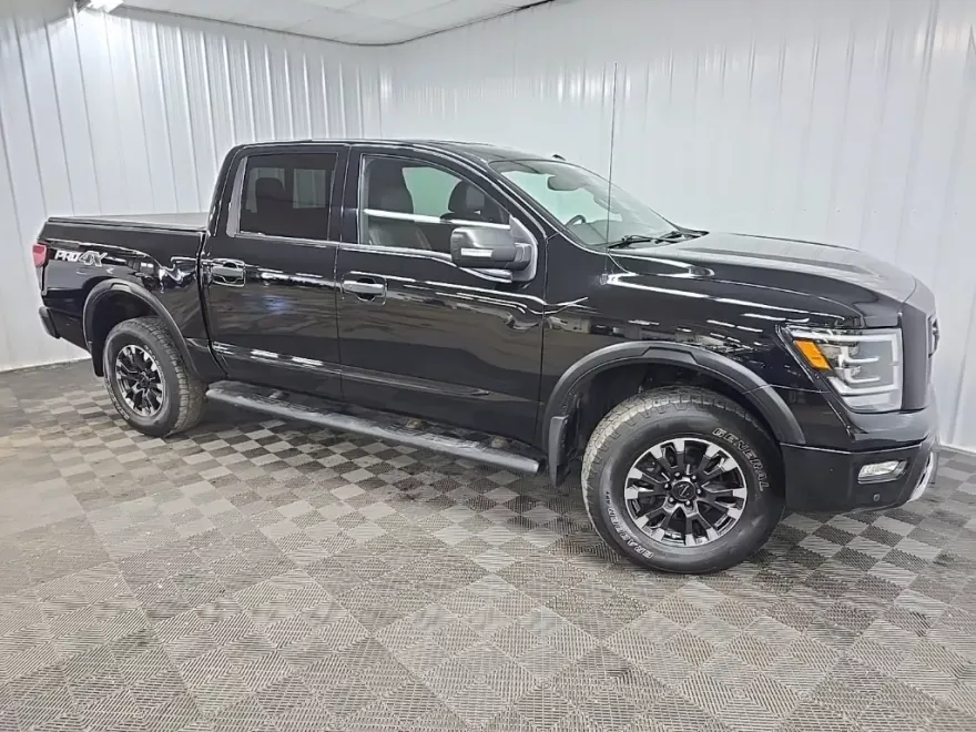 2020 Nissan Titan PRO-4X photo 1