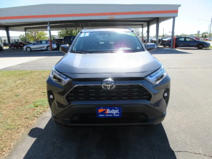 2025 Toyota RAV4 photo 1