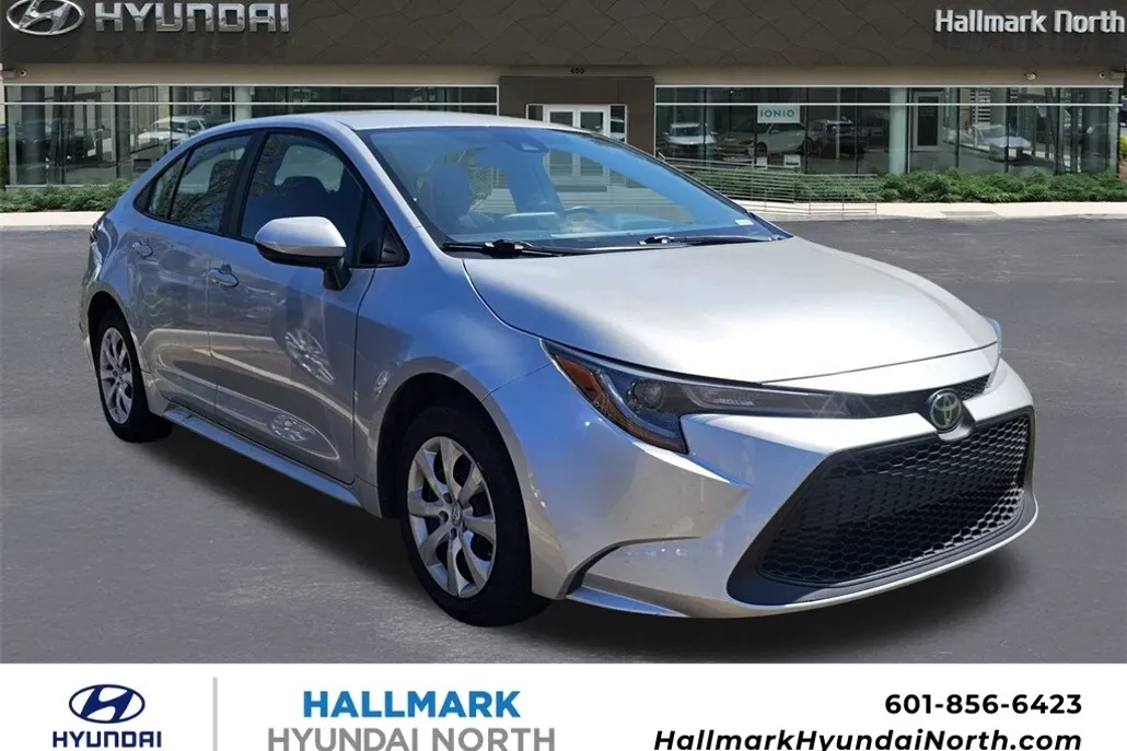 2022 Toyota Corolla LE photo 1
