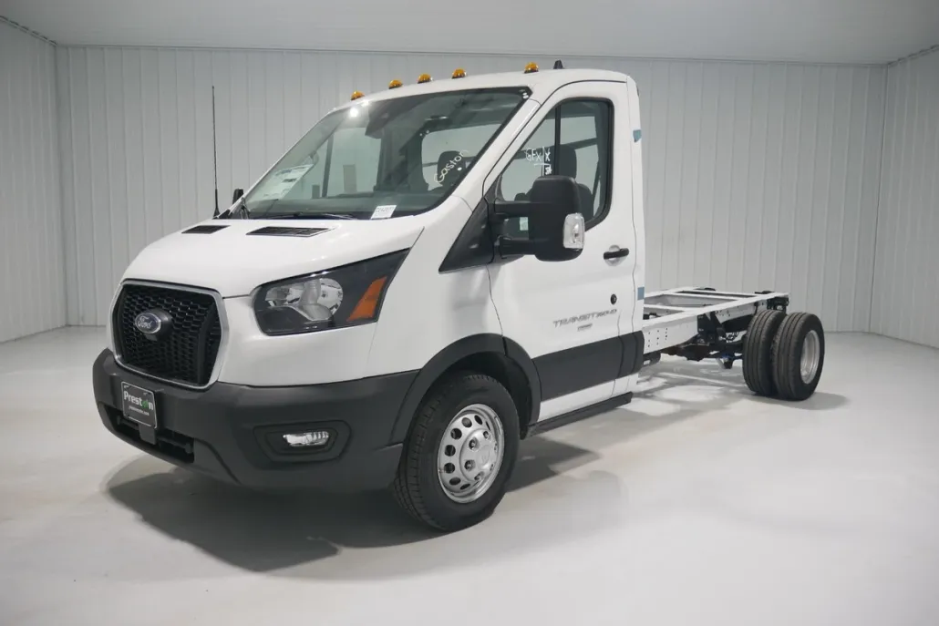 2024 Ford Transit Cutaway Chassis photo 1
