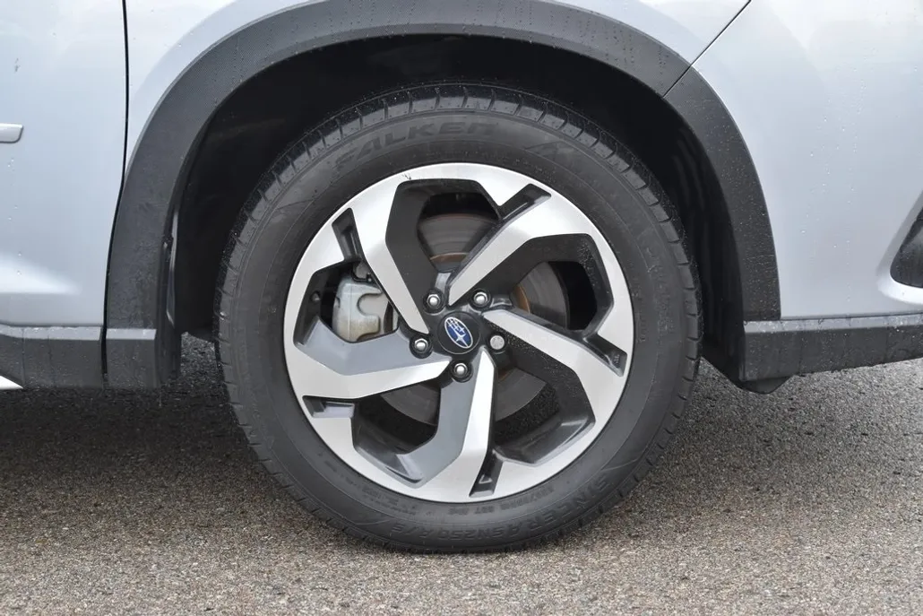 2022 Subaru Forester Touring photo 1