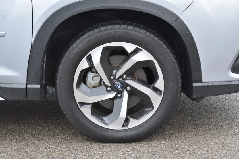 2022 Subaru Forester Touring photo 1