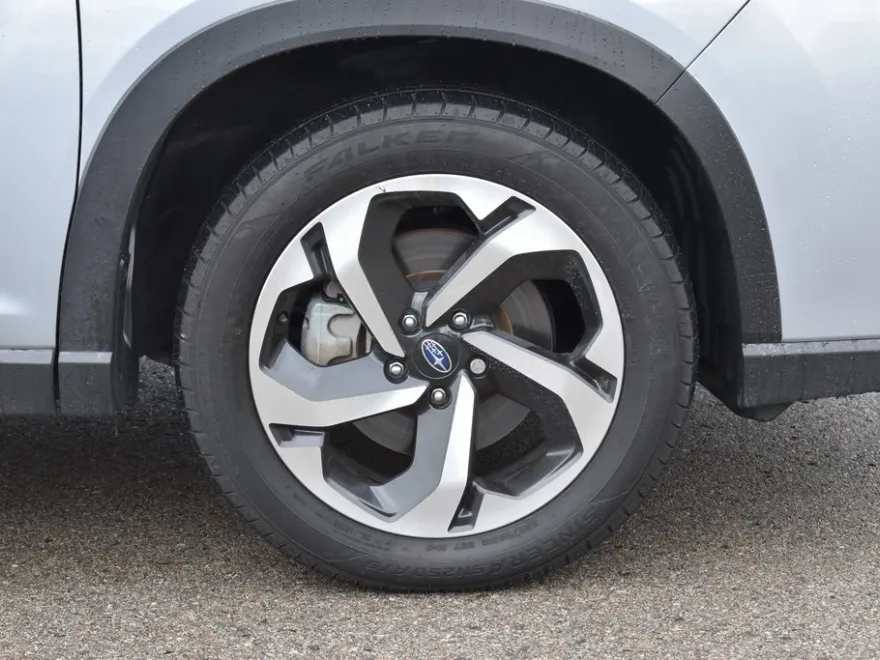 2022 Subaru Forester Touring photo 1
