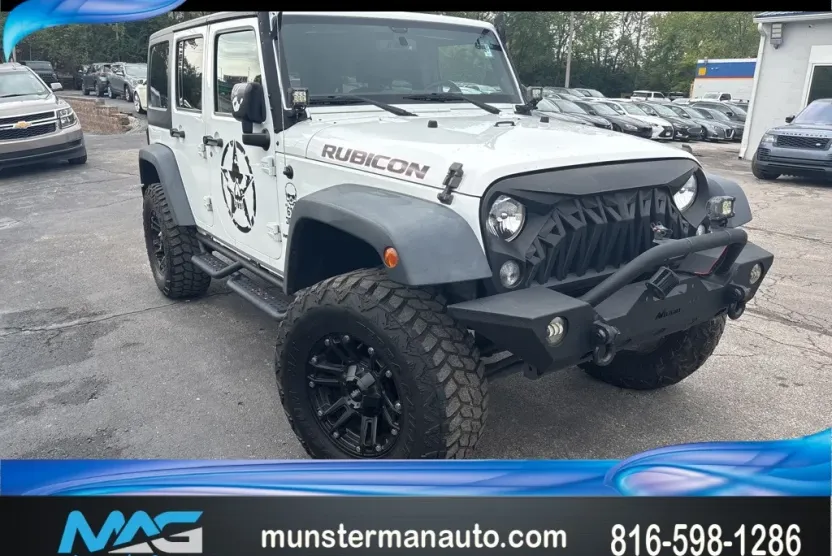 2015 Jeep Wrangler Unlimited Rubicon photo 1