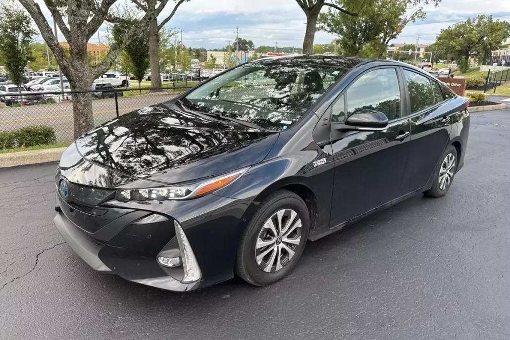 2022 Toyota Prius Prime Limited photo 1